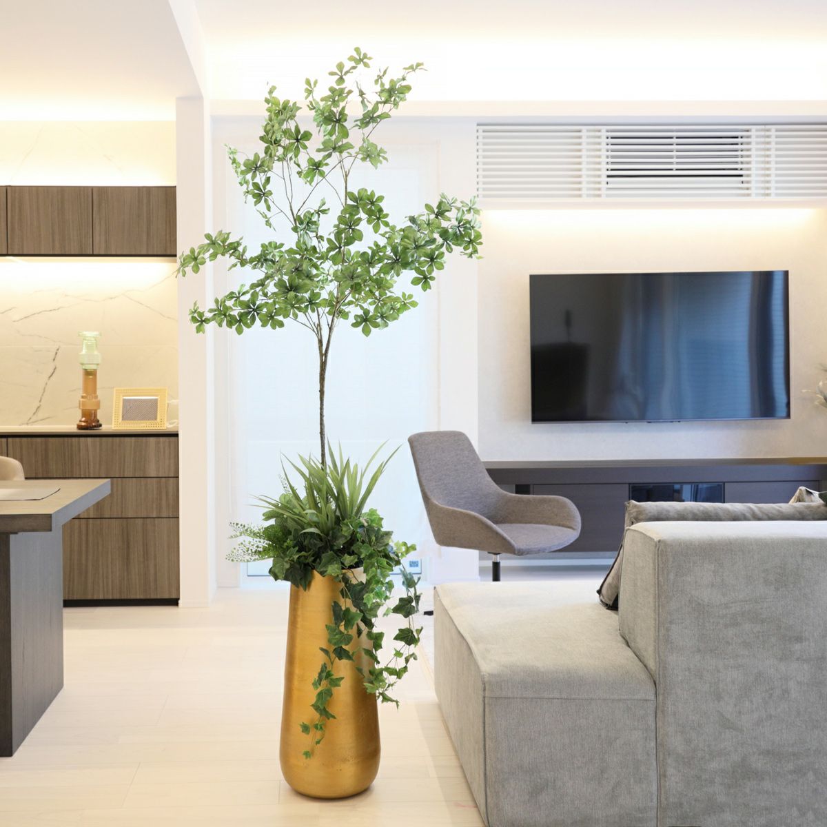 《ワンランク上のご贈答に》フェイクグリーン 寄せ植えアレンジ [P-18]