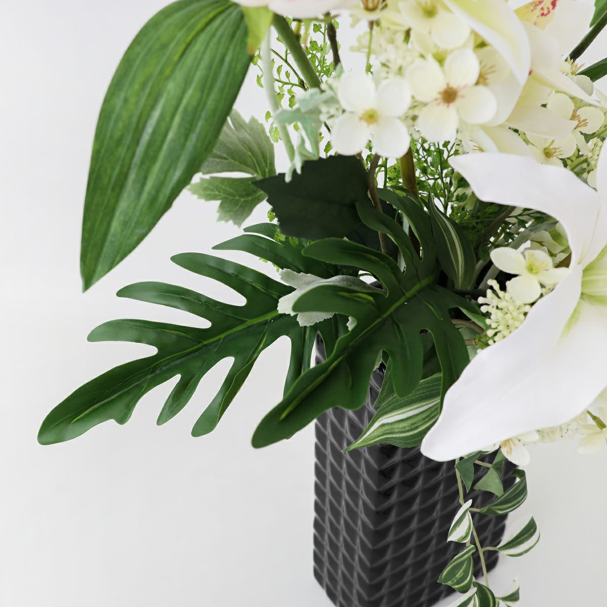 お供え カサブランカリリー アレンジメント [35]