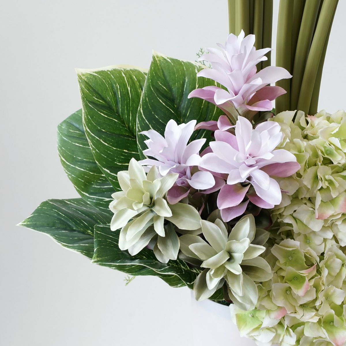 【特別価格】カラーリリー アレンジメント [P-12]