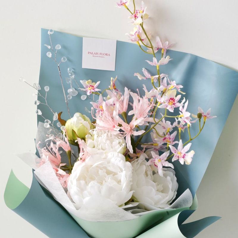 《オンライン限定》 12月のブーケ 澄み切った冬空を映すピオニー [WEB591]